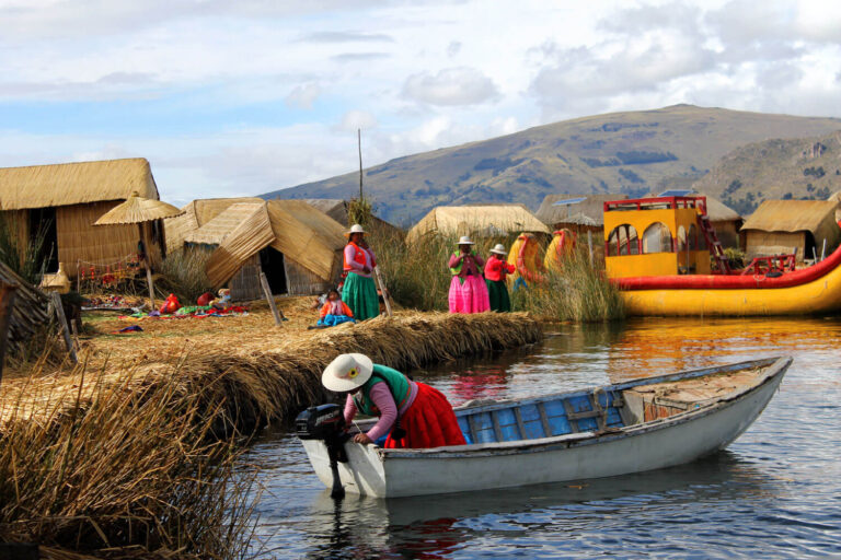 Sacred Valley, 1-Day Inca Trail to Machu Picchu & Lake Titicaca (9 Days)