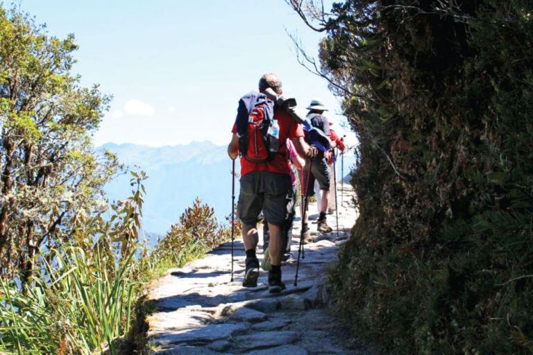 Inca trail hike to Machu pichu
