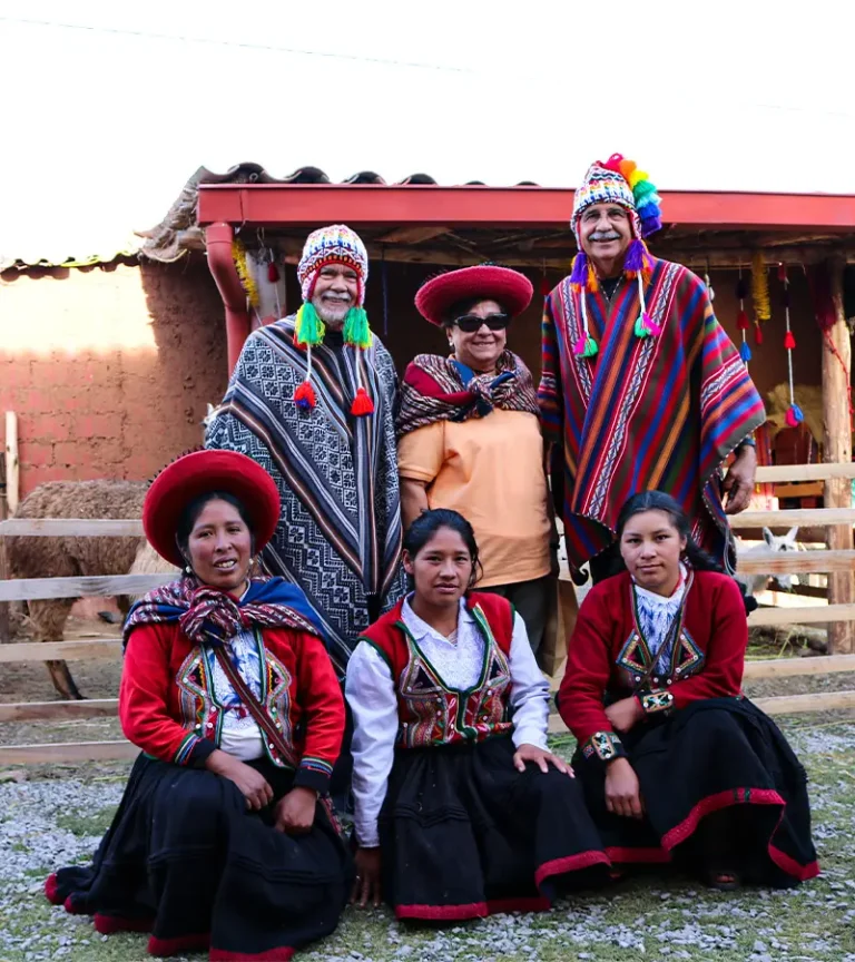 local peopel chincheros cusco